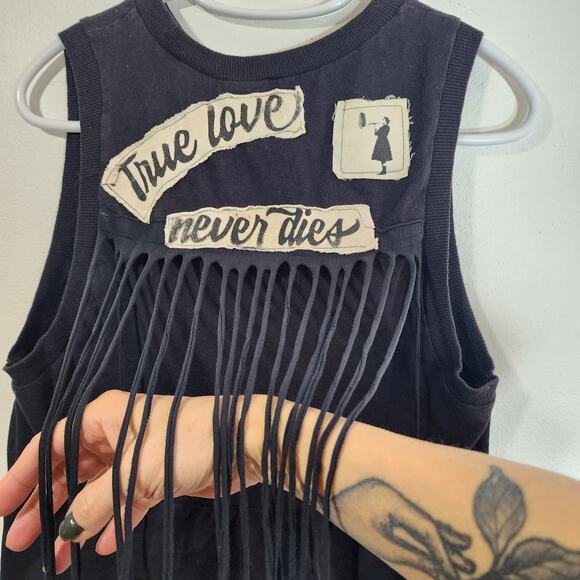 Ouroboros symbol, Black Sleeveless Tee – Upcycled, Handmade & Perfect for Summer - Picture 10 of 12